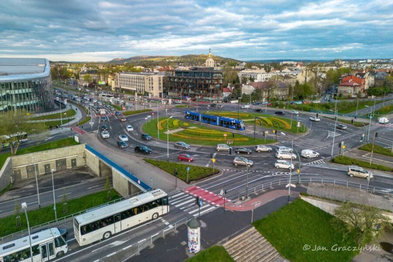 zdjęcie wyróżniające Strefa czystego transportu w Krakowie nie w tym roku. Co z Katowicami?